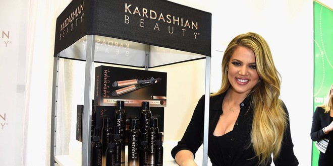 Đ&acirc;y mới l&agrave; Nữ ch&uacute;a thực sự của nh&agrave; Kardashian: Bộ &oacute;c t&agrave;i ba l&agrave;m n&ecirc;n đế chế triệu đ&ocirc; của 6 người con - Ảnh 11.