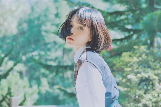 "Đổi gió" với tóc xoăn Sulli nhưng dường như Hiền Hồ lại bớt xinh đi vài phần - Ảnh 8.