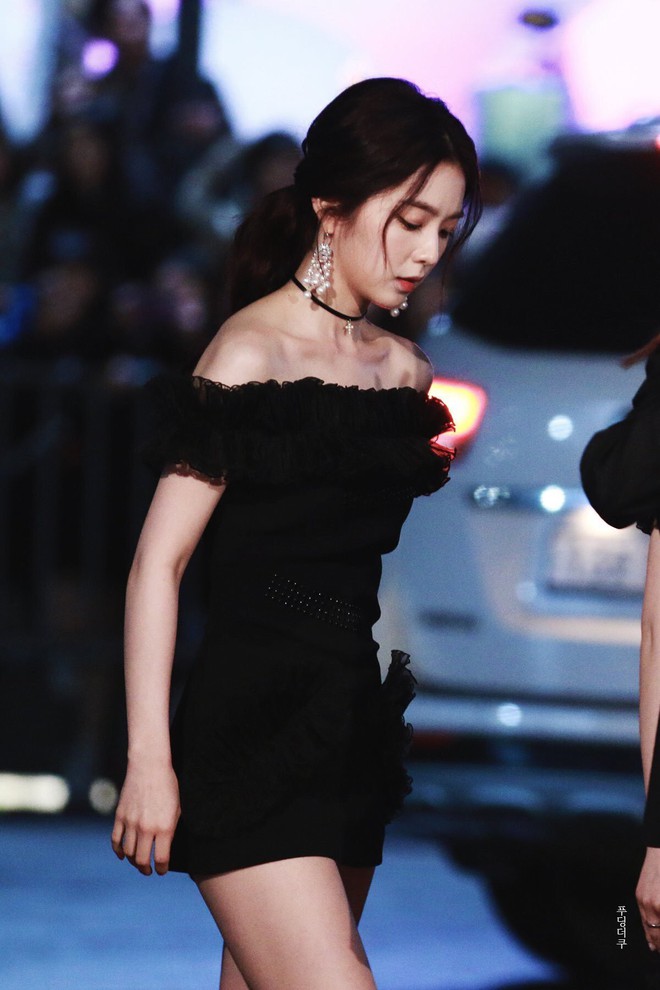 Chỉ qua vài chi tiết, fan chắc chắn rằng đây là chiếc váy không bao giờ Irene muốn mặc lần thứ hai - Ảnh 2.