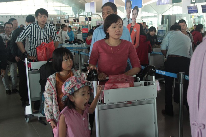 Tăng cường nh&acirc;n vi&ecirc;n kiểm so&aacute;t an ninh s&acirc;n bay Vinh sau vụ nam thanh ni&ecirc;n t&acirc;m thần đột nhập - Ảnh 7.