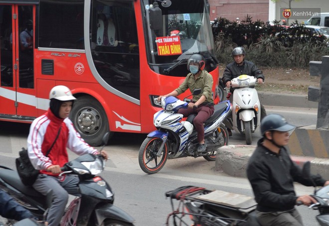 H&agrave; Nội: &Ugrave;n tắc kinh ho&agrave;ng tr&ecirc;n đường V&agrave;nh đai 3, h&agrave;ng ngh&igrave;n phương tiện ch&ocirc;n ch&acirc;n từ s&aacute;ng sớm - Ảnh 17.