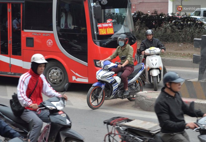 Hà Nội: Ùn tắc kinh hoàng trên đường Vành đai 3, hàng nghìn phương tiện chôn chân từ sáng sớm - Ảnh 17.