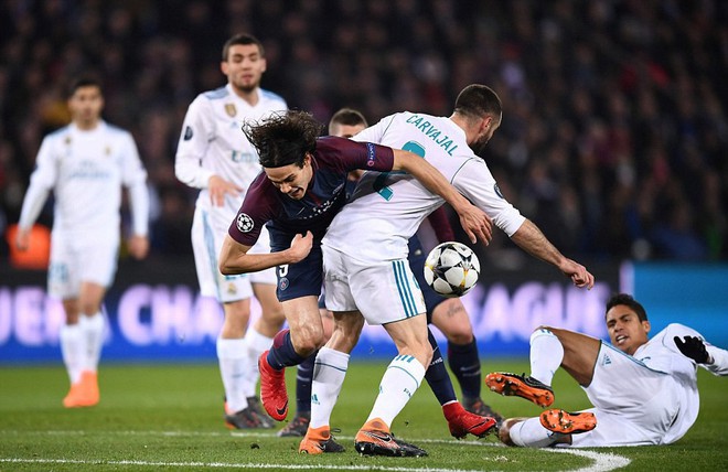 Ronaldo lại ghi bàn, chính thức đá bay nhà giàu PSG khỏi Champions League - Ảnh 4.