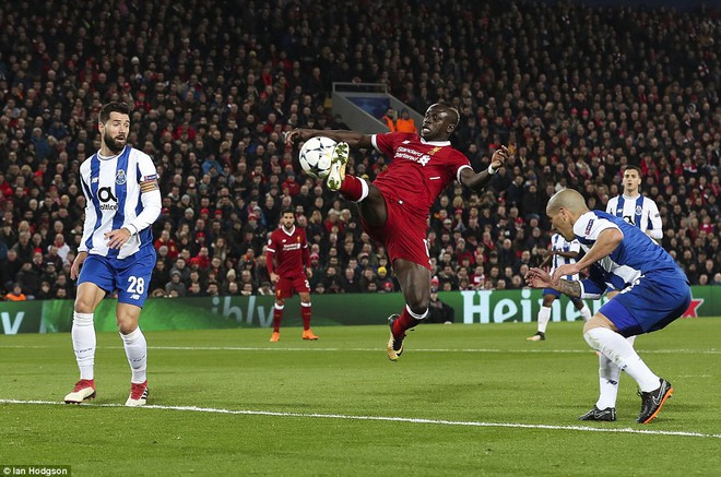 Sau 9 năm, Liverpool lần đầu tiên vào tứ kết Champions League - Ảnh 3.