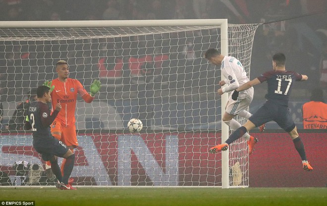 Ronaldo lại ghi bàn, chính thức đá bay nhà giàu PSG khỏi Champions League - Ảnh 8.