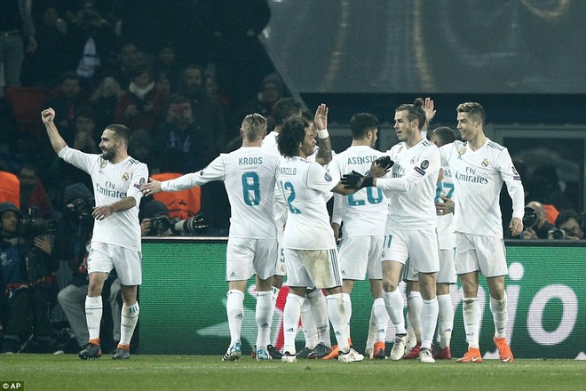 Ronaldo lại ghi bàn, chính thức đá bay nhà giàu PSG khỏi Champions League - Ảnh 13.