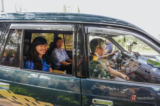 Tốt nghiệp loại giỏi, có công việc lương khá nhưng 2 cô gái xinh đẹp vẫn nộp đơn nhập ngũ, hòa cùng gần 4.000 tân binh tại Sài Gòn - Ảnh 18.