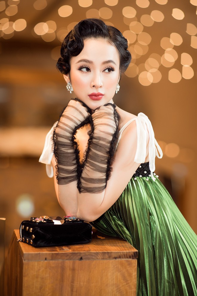 Kh&ocirc;ng cần diện đồ b&oacute; s&aacute;t khoe v&ograve;ng ba ngoại cỡ, Angela Phương Trinh vẫn l&agrave; t&acirc;m điểm với phong c&aacute;ch cổ điển - Ảnh 5.