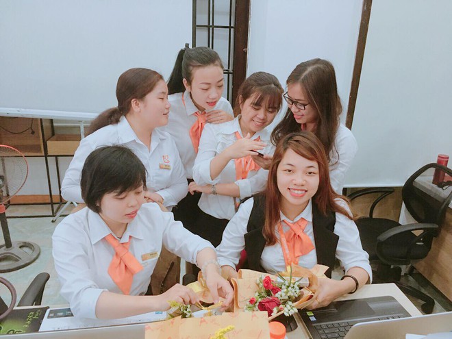 Chàng sếp 9x ở Đà Nẵng tặng nhân viên nữ toàn công ty son môi, bắt nghỉ làm để đi trùng tu nhan sắc mừng 8/3 - Ảnh 3.
