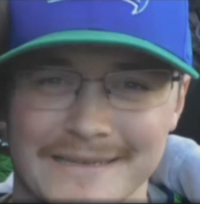 Ph&aacute;t hiện người y&ecirc;u c&agrave;i Tinder trong điện thoại, c&ocirc; g&aacute;i giấu kiếm dưới giường, s&aacute;t hại bạn trai v&igrave; ghen tu&ocirc;ng - Ảnh 2.