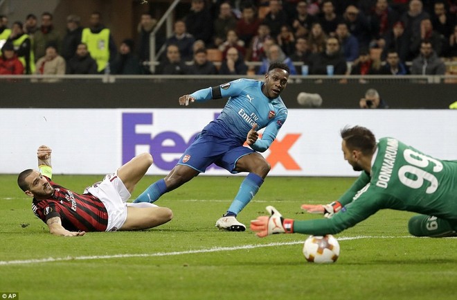 AC Milan 0-2 Arsenal: Ai bảo thầy tr&ograve; Wenger khủng hoảng? - Ảnh 8.
