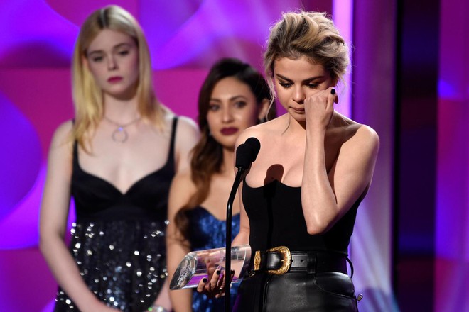 Trong gang tấc, Selena Gomez su&yacute;t mất mạng trong ca phẫu thuật gh&eacute;p thận nguy hiểm - Ảnh 1.