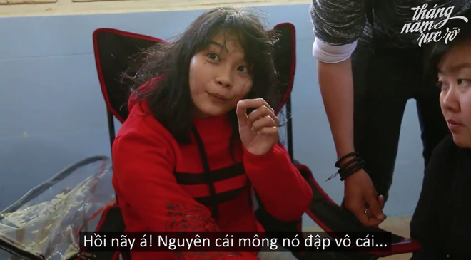 Clip: Cô nghiện Kiều Chinh (Thanh Tú) bị đạp 43 lần đến độ chảy máu chân trong Tháng Năm Rực Rỡ - Ảnh 4.