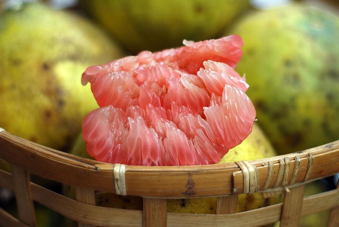 Hội l&eacute;p muốn tho&aacute;t kiếp độn ngực th&igrave; h&atilde;y kết th&acirc;n với 4 loại thực phẩm sau - Ảnh 1.