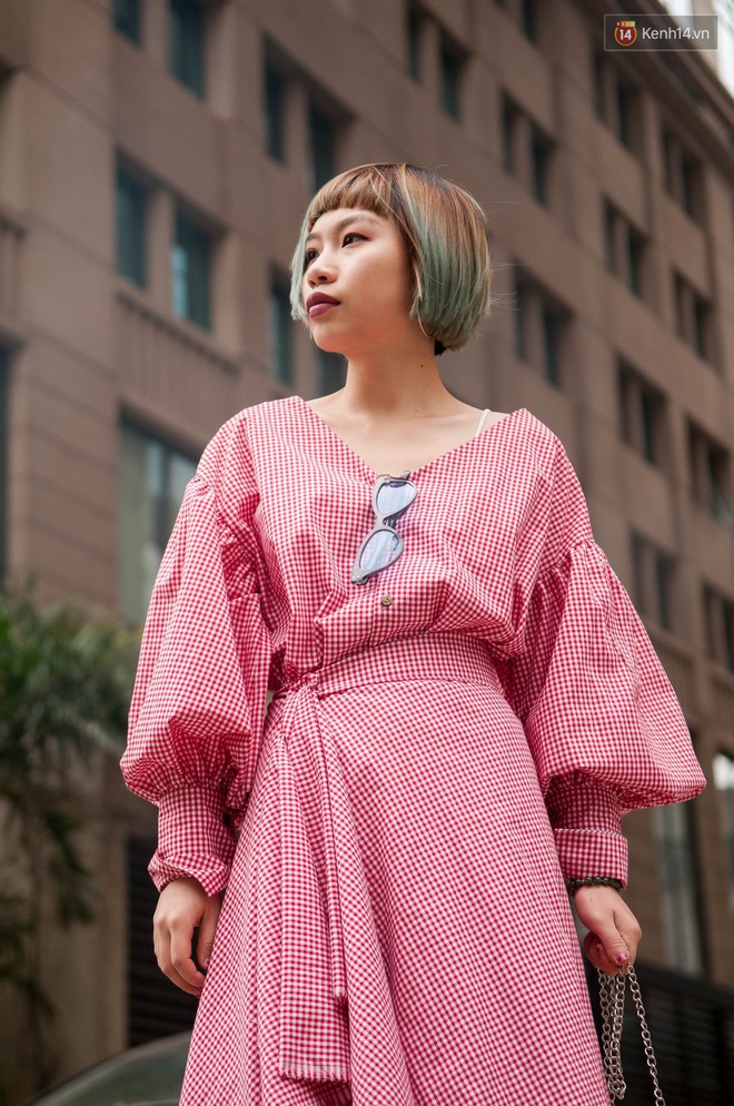 Street style 2 miền: không chỉ diện toàn đồ màu mè, giới trẻ còn chơi lớn với loạt công thức mix đồ táo bạo chẳng giống ai cực hay ho - Ảnh 10.