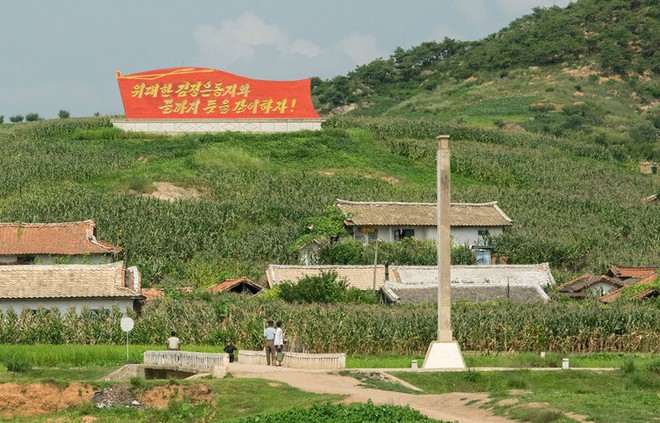 Chùm ảnh: Cuộc sống yên bình ở đất nước thần bí bậc nhất thế giới dưới ống kính của nhiếp ảnh gia Trung Quốc - Ảnh 35.