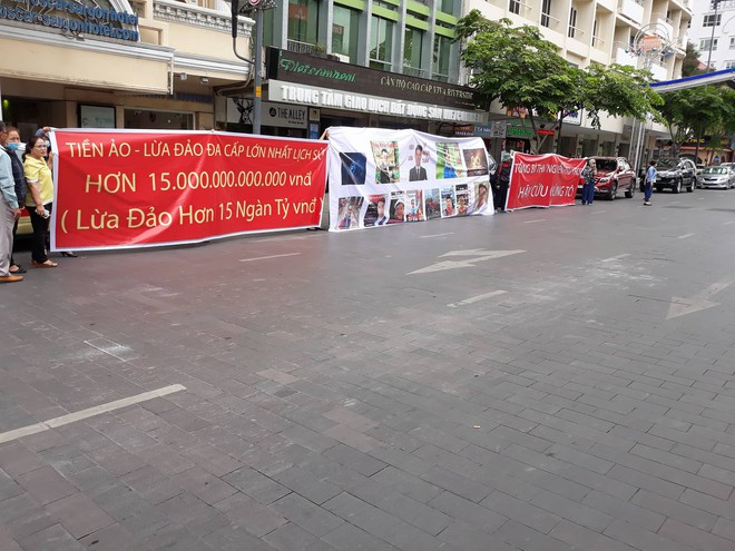 Công ty kinh doanh tiền ảo Modern Tech bị buộc rời trụ sở ở Phố đi bộ Nguyễn Huệ sau khi dính nghi án lừa đảo lớn nhất lịch sử - Ảnh 2.