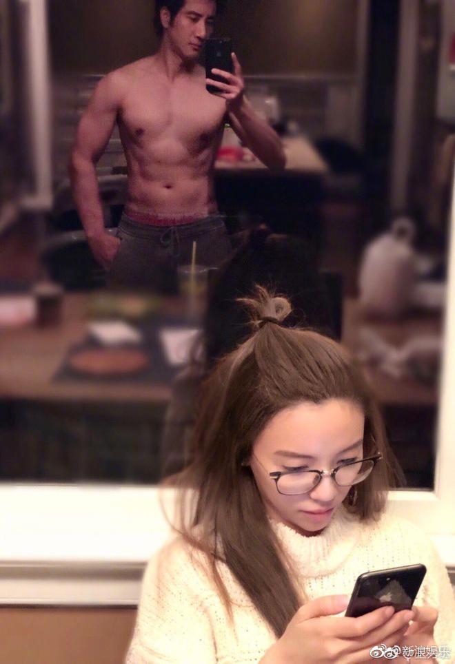 Body săn chắc, cơ bắp cuồn cuộn của Vương Lực Ho&agrave;nh tuổi 42 lại bị lu mờ bởi l&iacute; do n&agrave;y - Ảnh 1.