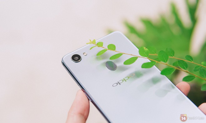 Mở hộp OPPO F7 màu bạc lấp lánh: Selfie bằng AI cực đẹp, màn hình FullView kèm tai thỏ như iPhone X - Ảnh 12.