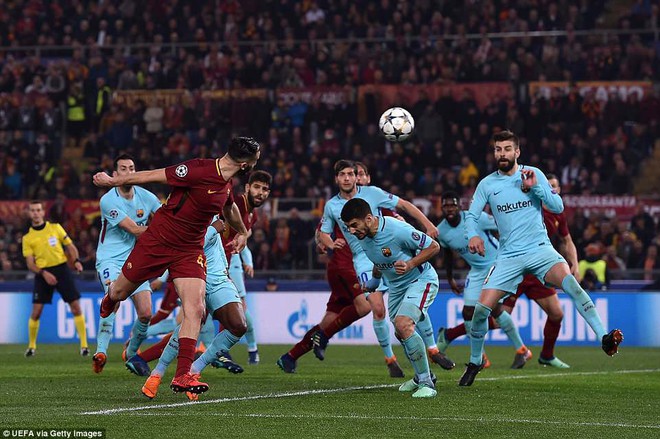 B&aacute;o th&acirc;n Real Madrid được dịp chế giễu Barca - Ảnh 2.