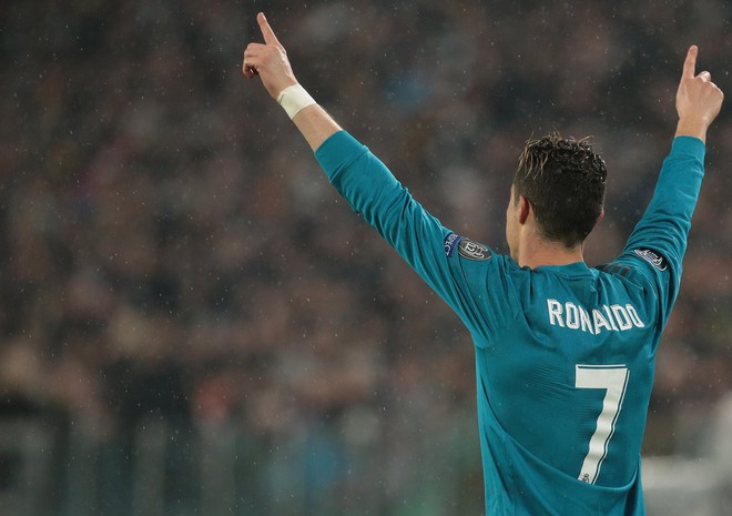 Thành bại luận anh hùng: Ý chí Ronaldo rốt cuộc cũng thắng thiên tài Messi - Ảnh 4.