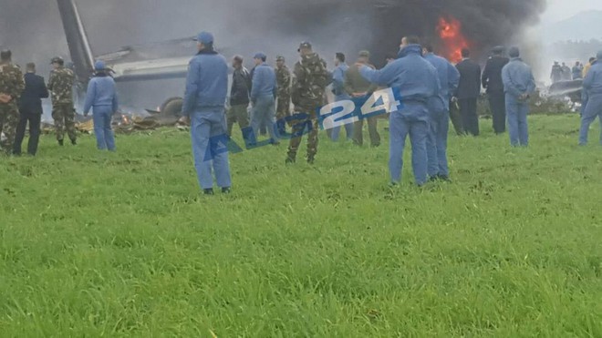 Video, ảnh: Hiện trường rơi máy bay quân sự Algeria làm 200 người chết - Ảnh 4.