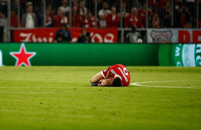 Thẻ đỏ ph&uacute;t b&ugrave; giờ, Bayern Munich v&agrave;o b&aacute;n kết Champions League lần thứ 6 sau 7 m&ugrave;a giải - Ảnh 4.