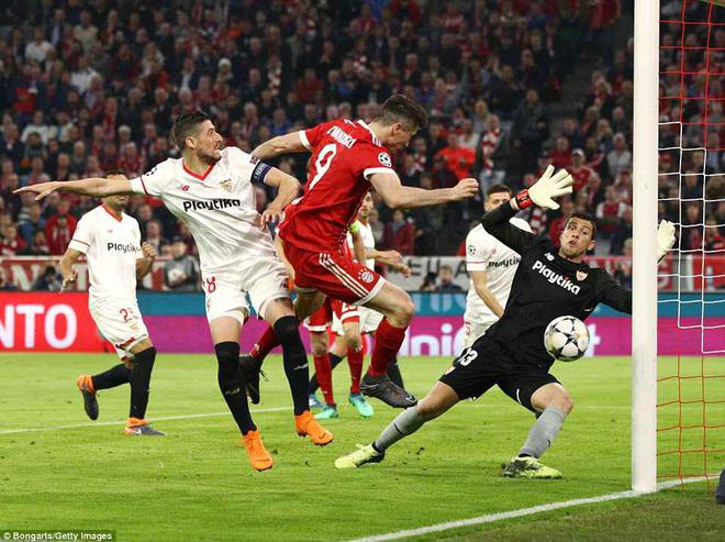 Thẻ đỏ ph&uacute;t b&ugrave; giờ, Bayern Munich v&agrave;o b&aacute;n kết Champions League lần thứ 6 sau 7 m&ugrave;a giải - Ảnh 6.