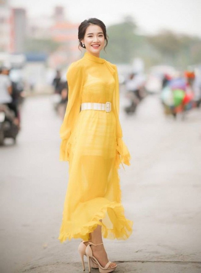 Ai cũng nghĩ Nh&atilde; Phương cẩu thả khi đi sandal rộng nhưng l&yacute; do thật sự th&igrave; kh&ocirc;ng phải vậy - Ảnh 5.
