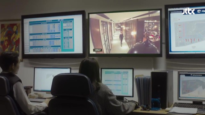 Chị Đẹp: Jung Hae In ph&aacute;t đi&ecirc;n, đập n&aacute;t chiếc laptop chứa ảnh n&oacute;ng của Son Ye Jin - Ảnh 5.