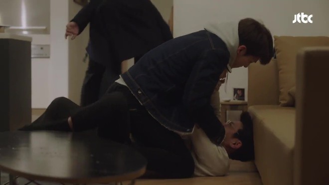 Chị Đẹp: Jung Hae In ph&aacute;t đi&ecirc;n, đập n&aacute;t chiếc laptop chứa ảnh n&oacute;ng của Son Ye Jin - Ảnh 12.