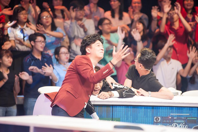 Ngô Kiến Huy bất ngờ bị tố phẫu thuật thẩm mỹ trong gameshow ca nhạc - Ảnh 4.