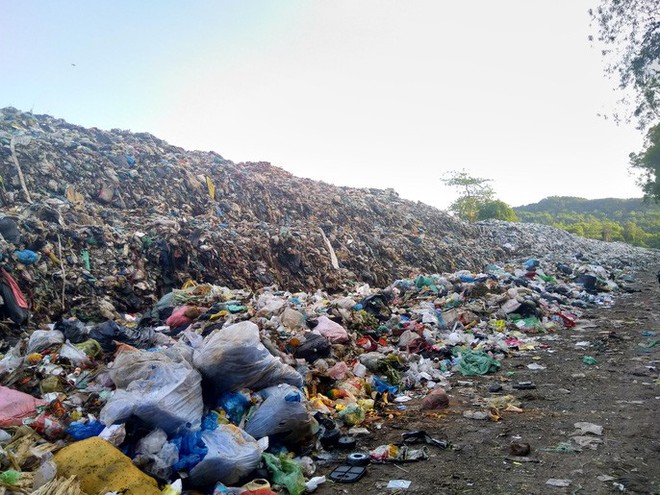 Ớn lạnh với &ldquo;n&uacute;i r&aacute;c&rdquo; ở đảo ngọc Ph&uacute; Quốc - Ảnh 5.