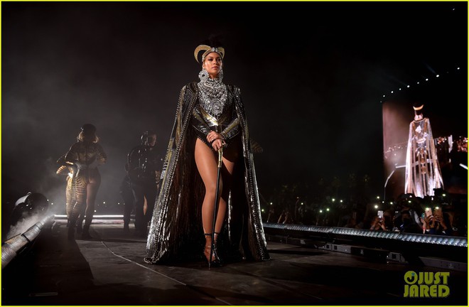 Siêu sân khấu của Beyoncé tại Coachella 2018: Destinys Child tái hợp, Jay-Z bất ngờ đổ bộ - Ảnh 3.