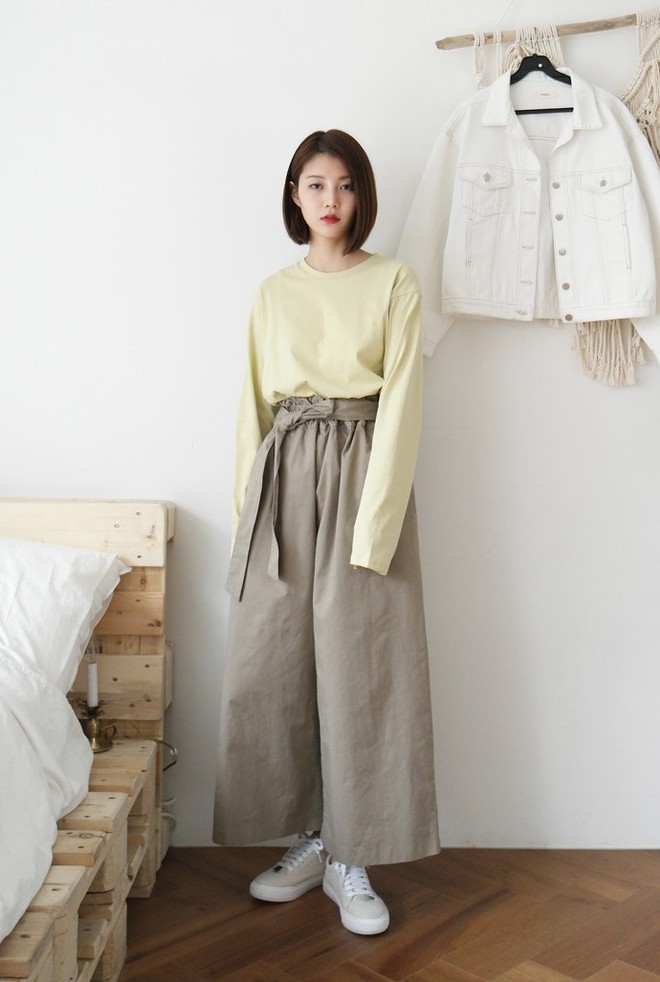 Hè này nếu muốn mua quần culottes, bạn hãy chọn culottes cạp chun bản to đảm bảo sơ vin với áo gì cũng xinh - Ảnh 7.