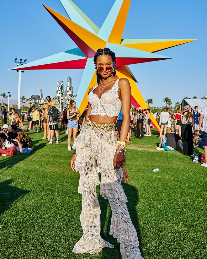 Cuộc chiến body bất phân thắng bại tại Coachella 2018: Gigi, Miley hay Kendall đều quá đẳng cấp! - Ảnh 29.