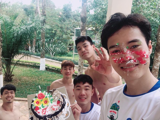 Tháng 4 này, hội fandom của U23 cực rộn ràng vì có đến 8 cầu thủ sinh nhật - Ảnh 7.