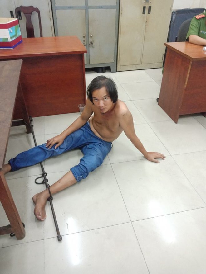 Nh&acirc;n vi&ecirc;n sửa xe m&aacute;y truy đuổi, hạ gục t&ecirc;n trộm tr&ecirc;n phố S&agrave;i G&ograve;n - Ảnh 1.
