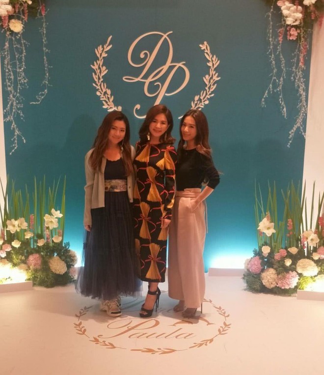 Đ&aacute;m cưới ho&agrave;nh tr&aacute;ng mời nửa showbiz Đ&agrave;i: C&ocirc; d&acirc;u năm nay đ&atilde; 54 tuổi - Ảnh 2.