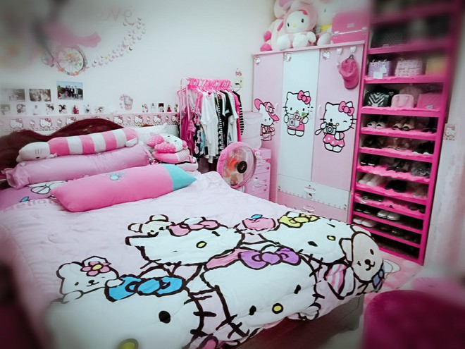 Cuộc sống toàn màu hồng theo nghĩa đen của cô nàng dành cả thanh xuân để mua đồ Hello Kitty - Ảnh 2.