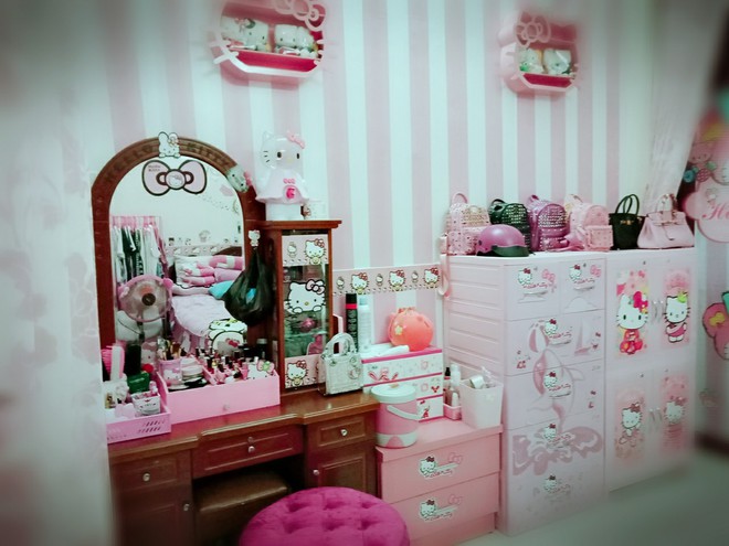 Cuộc sống toàn màu hồng theo nghĩa đen của cô nàng dành cả thanh xuân để mua đồ Hello Kitty - Ảnh 4.