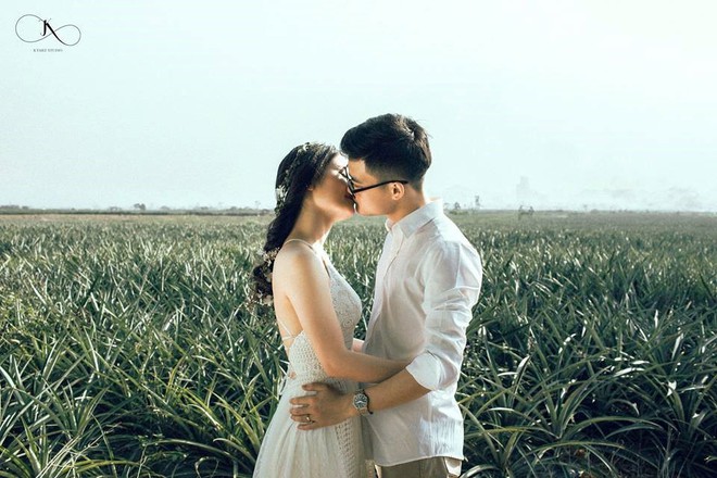 D&acirc;n t&igrave;nh ph&aacute;t sốt với bộ ảnh cưới trong trẻo &ldquo;Vẽ giấc mơ t&igrave;nh y&ecirc;u&rdquo; tr&ecirc;n c&aacute;nh đồng dứa Ninh B&igrave;nh - Ảnh 8.