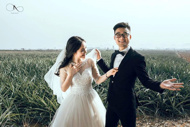 D&acirc;n t&igrave;nh ph&aacute;t sốt với bộ ảnh cưới trong trẻo &ldquo;Vẽ giấc mơ t&igrave;nh y&ecirc;u&rdquo; tr&ecirc;n c&aacute;nh đồng dứa Ninh B&igrave;nh - Ảnh 9.