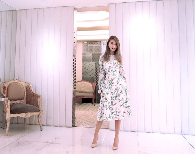 Đỗ Mỹ Linh, Jun Vũ, Quỳnh Anh Shyn c&ugrave;ng loạt sao tất bật l&ecirc;n đồ, chuẩn bị đọ sắc tại show của NTK C&ocirc;ng Tr&iacute; - Ảnh 2.