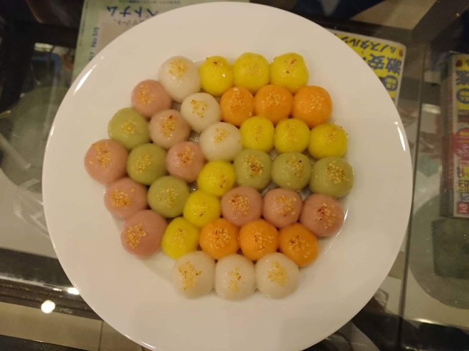 Chùm ảnh: Bánh trôi bánh chay đủ màu sắc hình dạng của 500 chị em khéo tay hay làm - Ảnh 5. Chùm ảnh: Bánh trôi bánh chay đủ màu sắc hình dạng của 500 chị em khéo tay hay làm - Ảnh 5.