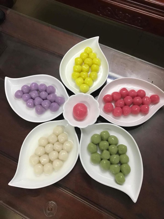 Chùm ảnh: Bánh trôi bánh chay đủ màu sắc hình dạng của 500 chị em khéo tay hay làm - Ảnh 4. Chùm ảnh: Bánh trôi bánh chay đủ màu sắc hình dạng của 500 chị em khéo tay hay làm - Ảnh 4.