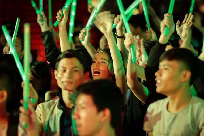 Muốn sống chan h&ograve;a v&agrave; nh&acirc;n văn trong Vbiz, xem ngay 6 b&agrave;i học n&agrave;y từ Lật Mặt Showbiz - Ảnh 5.