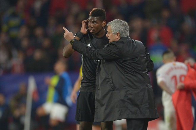 Đằng sau sự quẫn tr&iacute; của Mourinho l&agrave; con ng&otilde; cụt d&agrave;nh cho Pogba - Ảnh 1.