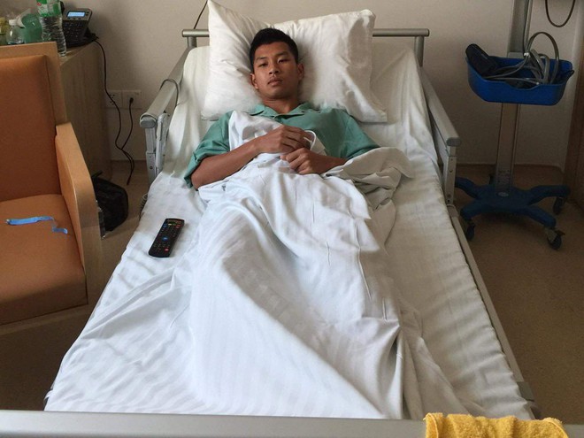 HLV Khánh Hòa bức xúc vụ cựu tuyển thủ U19 Việt Nam gãy xương sườn - Ảnh 2.