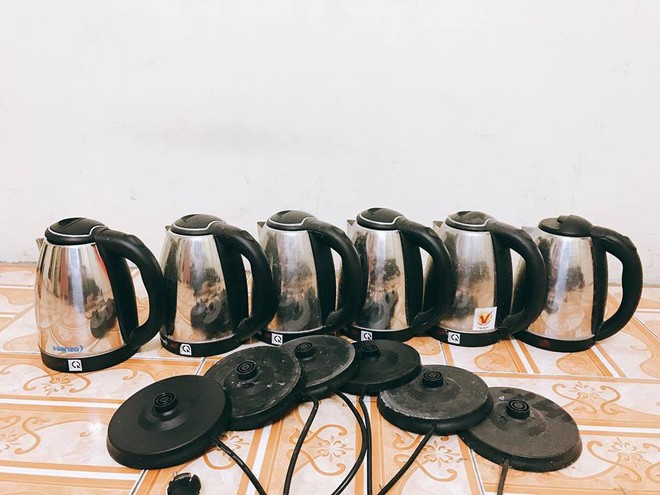 C&acirc;u chuyện của c&ocirc; n&agrave;ng d&agrave;nh 7 th&aacute;ng tuổi xu&acirc;n để đi mua 7 c&aacute;i ấm si&ecirc;u tốc giống hệt nhau - Ảnh 1.